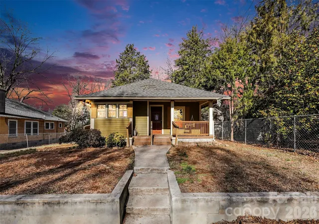 Photo 1 of Single family home for sale at 319 N Linwood Ave, Charlotte, NC 28216 | MLS# 4324988 | Listing updated on 2026-10-14
