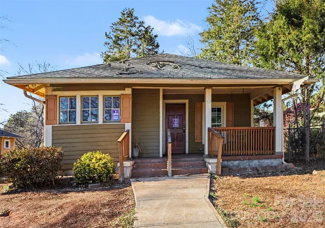Photo 1 of Single family home for sale at 319 N Linwood Ave, Charlotte, NC 28216 | MLS# 4324988 | Listing updated on 2026-10-14