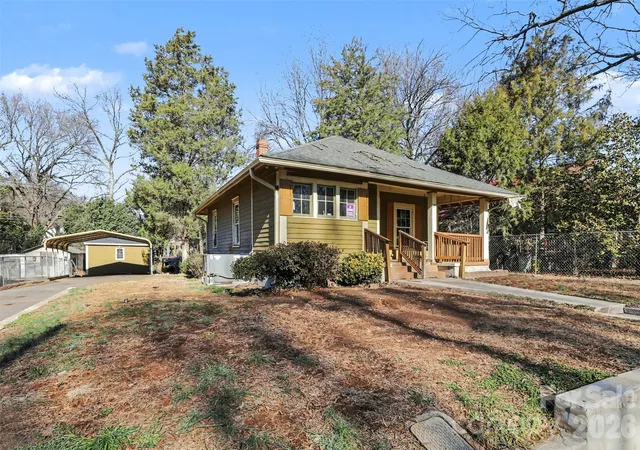 Photo 3 of Single family home for sale at 319 N Linwood Ave, Charlotte, NC 28216 | MLS# 4324988 | Listing updated on 2026-10-14