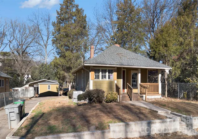 Photo 4 of Single family home for sale at 319 N Linwood Ave, Charlotte, NC 28216 | MLS# 4324988 | Listing updated on 2026-10-14