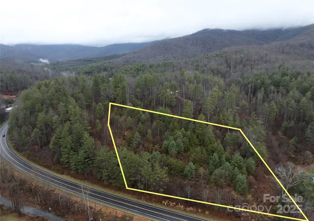Homes for sale in Bakersville, NC | 532 Pitman Rd, Bakersville, NC 28705 | MLS# 4325087