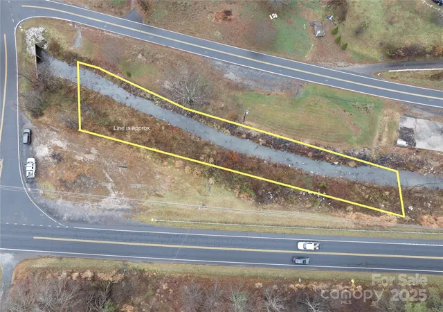 Homes for sale in Bakersville, NC | 532 Pitman Rd, Bakersville, NC 28705 | MLS# 4325087