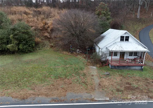 Homes for sale in Bakersville, NC | 532 Pitman Rd, Bakersville, NC 28705 | MLS# 4325087