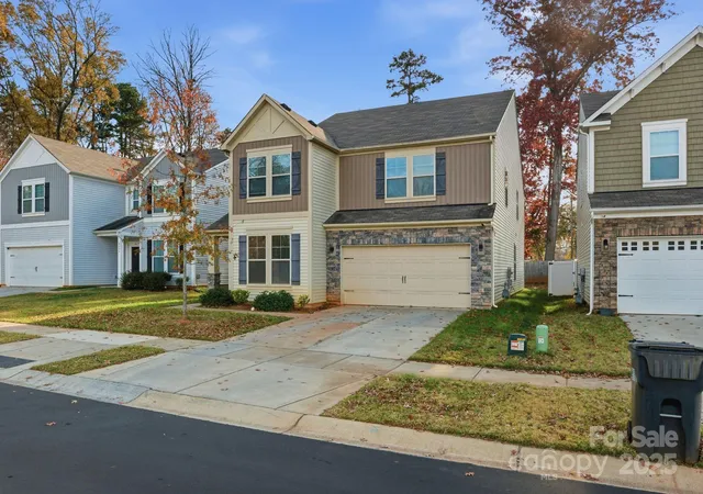 2nd image of 8220 Hudson Forest Dr, Charlotte, NC 28269 | MLS# 4325199