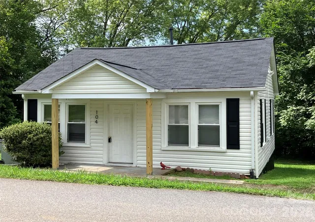 1st image of 104 Countryside Dr Se, Lenoir, NC 28645 | MLS# 4325200
