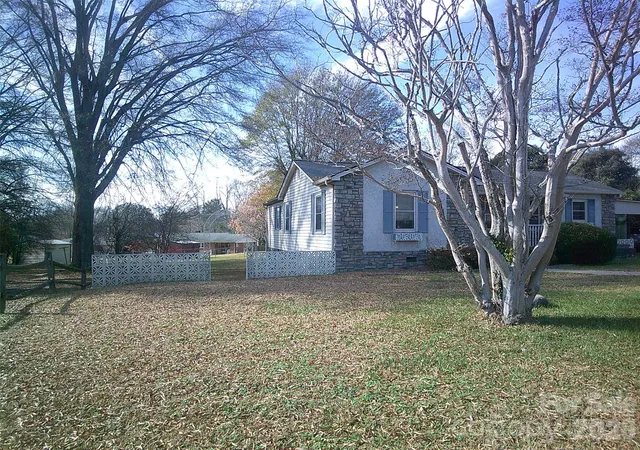 1st image of 1303 W Dixon Blvd, Shelby, NC 28152 | MLS# 4325410