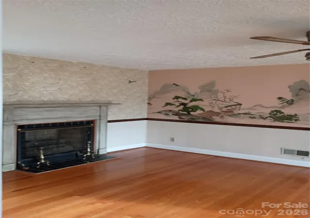 Photo 3 of Single family home for sale at 1303 W Dixon Blvd, Shelby, NC 28152 | MLS# 4325410 | Listing updated on 2026-09-22