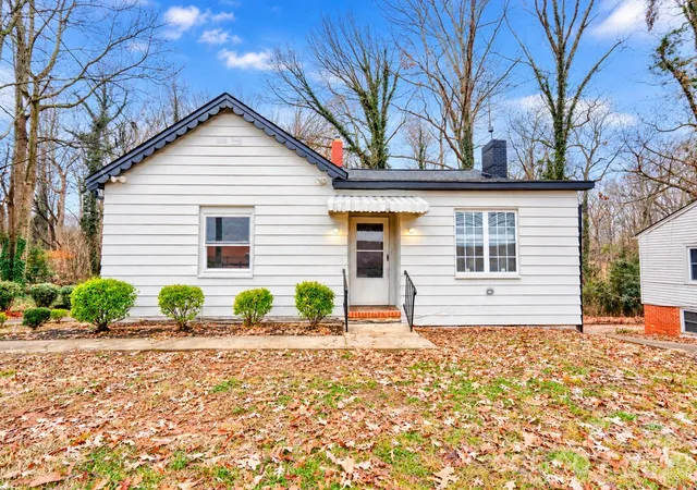 Photo 1 of Single family home for sale at 704 Earl Rd, Shelby, NC 28152 | MLS# 4325482 | Listing updated on 2026-10-04