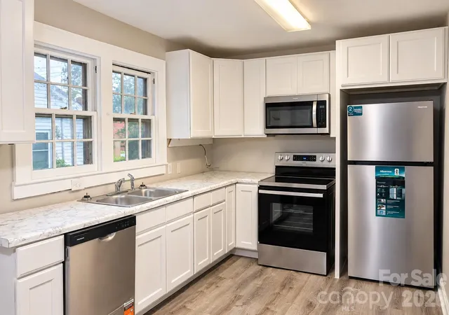 Photo 4 of Single family home for sale at 704 Earl Rd, Shelby, NC 28152 | MLS# 4325482 | Listing updated on 2026-10-04