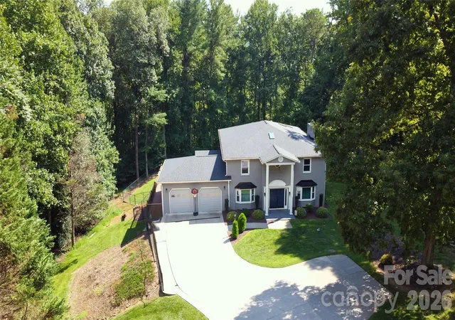 Photo 4 of Single family home for sale at 2193 Hawthorne Ln, Wilkesboro, NC 28697 | MLS# 4325511 | Listing updated on 2026-09-06