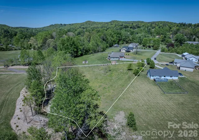 4th image of 00 Walnut Valley Ln #5, Hendersonville, NC 28739 | MLS# 4325554