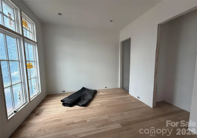 Photo 3 of Single family home for sale at 4127 Commonwealth Ave, Charlotte, NC 28205 | MLS# 4325591 | Listing updated on 2026-08-28