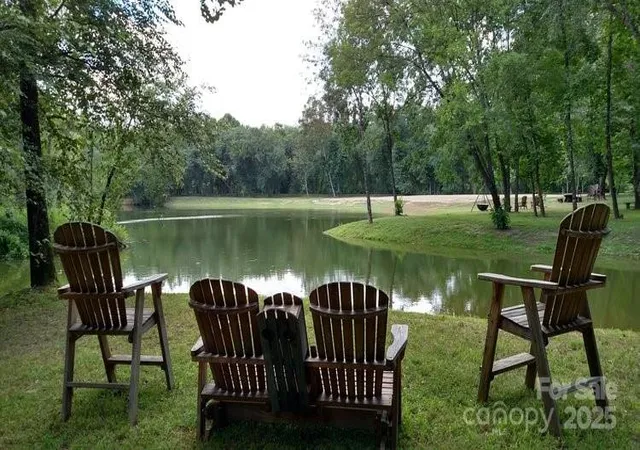 4th image of 2086 Paddock Cir, Morganton, NC 28655 | MLS# 4325659