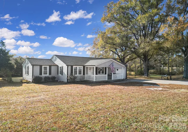 2nd image of 3104 Taxahaw Rd, Lancaster, SC 29720 | MLS# 4325694