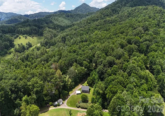 Homes for sale in Burnsville, NC | 707 Lickskillet Rd, Burnsville, NC 28714 | MLS# 4325739