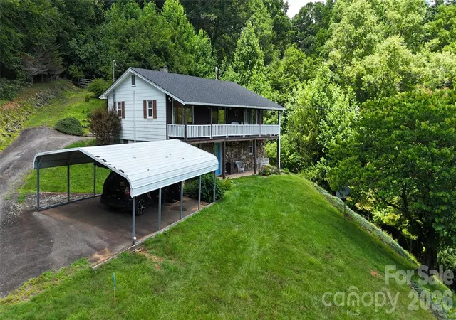Homes for sale in Burnsville, NC | 707 Lickskillet Rd, Burnsville, NC 28714 | MLS# 4325739