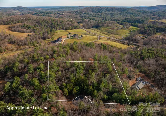 Homes for sale in Lenoir, NC | 3129 Mountain Laurel Dr, Lenoir, NC 28645 | MLS# 4325779