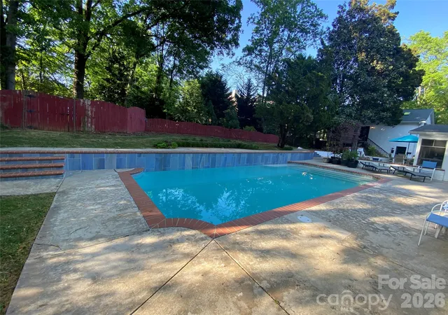 5th image of 1330 Cedar Ln, Charlotte, NC 28226 | MLS# 4326015