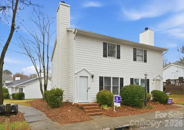 2nd image of 5918 Crape Myrtle Ln, Charlotte, NC 28216 | MLS# 4326062