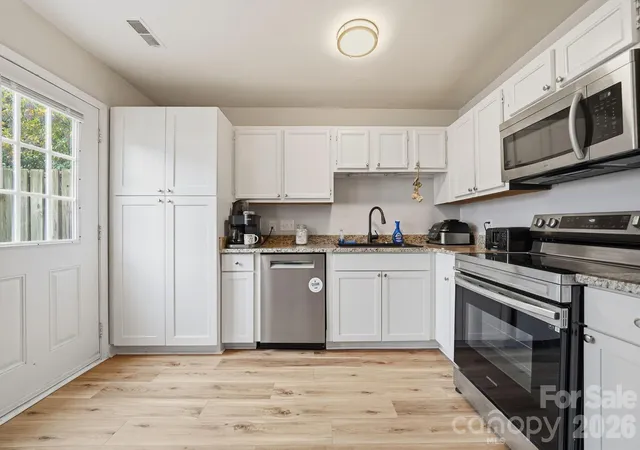 Photo 2 of Townhouse for sale at 5918 Crape Myrtle Ln, Charlotte, NC 28216 | MLS# 4326062 | Listing updated on 2026-09-29
