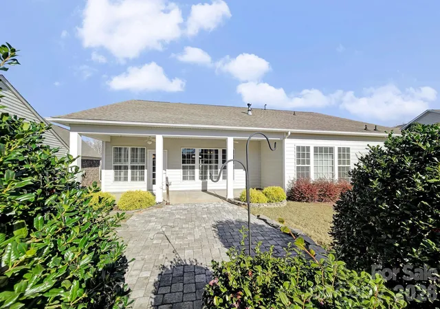 Photo 2 of Single family home for sale at 10411 Bethpage Dr, Fort Mill, SC 29707 | MLS# 4326425 | Listing updated on 2026-09-02