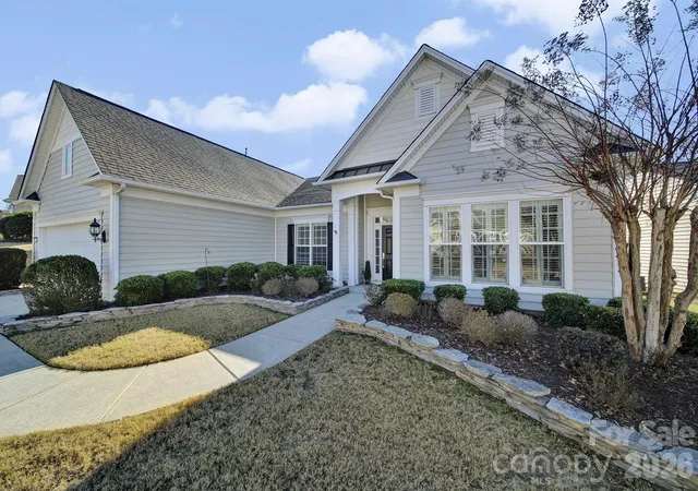Photo 3 of Single family home for sale at 10411 Bethpage Dr, Fort Mill, SC 29707 | MLS# 4326425 | Listing updated on 2026-09-02