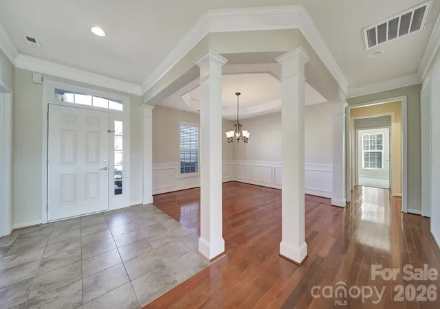 Photo 4 of Single family home for sale at 10411 Bethpage Dr, Fort Mill, SC 29707 | MLS# 4326425 | Listing updated on 2026-09-02