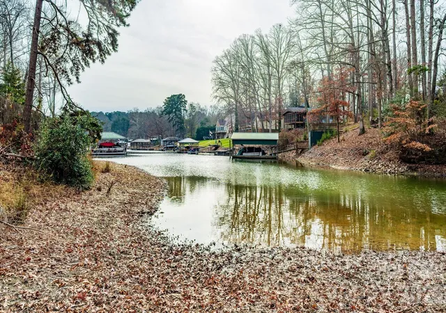 3rd image of 8237 Lymnos Ln, Sherrills Ford, NC 28673 | MLS# 4326613