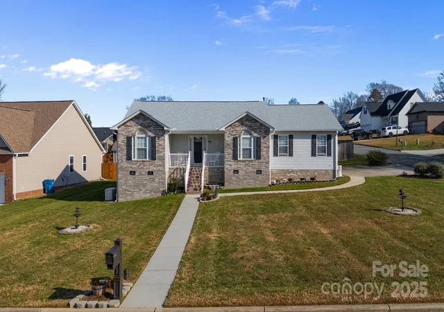 Photo 1 of Single family home for sale at 100 Lindsay Dr, Archdale, NC 27263 | MLS# 4326944 | Listing updated on 2026-04-15