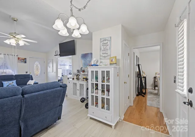 Photo 4 of Single family home for sale at 100 Lindsay Dr, Archdale, NC 27263 | MLS# 4326944 | Listing updated on 2026-04-15