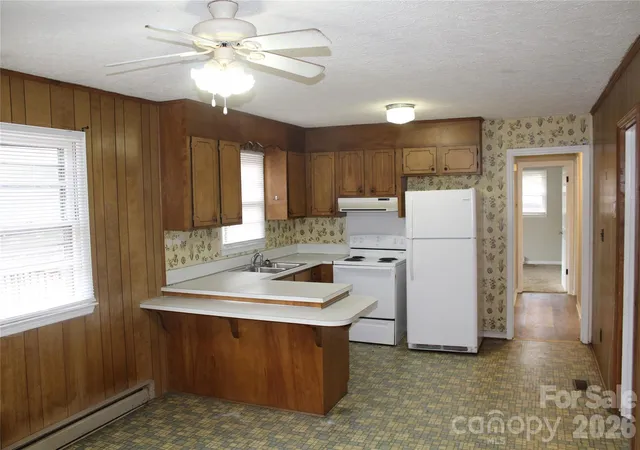 Photo 3 of Single family home for sale at 1156 Oak Forest Dr, Morganton, NC 28655 | MLS# 4326969 | Listing updated on 2026-08-31