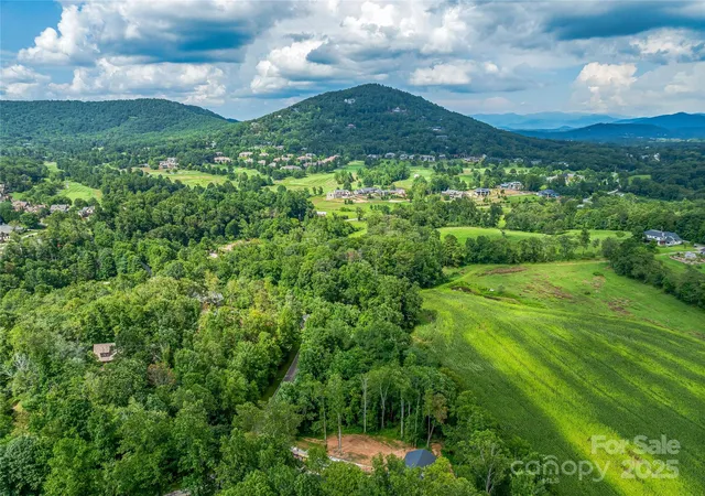 Photo 4 of Single family home for sale at 644 Walnut Valley Pkwy, Arden, NC 28704 | MLS# 4327022 | Listing updated on 2026-05-05