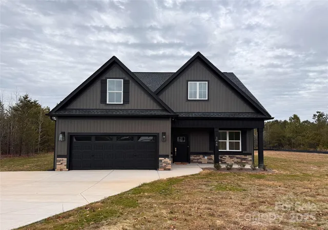 Photo 2 of Sale Pending at 3046 Meadowcrest Dr #69, Clover, SC 29710 | MLS# 4327029 | Listing updated on 2026-08-06