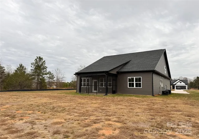 Photo 3 of Sale Pending at 3046 Meadowcrest Dr #69, Clover, SC 29710 | MLS# 4327029 | Listing updated on 2026-08-06