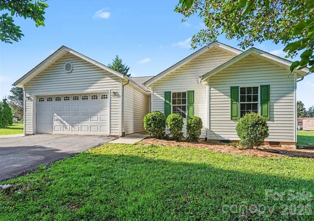 4th image of 105 3Rd Ave Nw, Hildebran, NC 28637 | MLS# 4327231