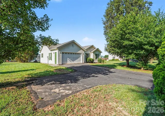 3rd image of 105 3Rd Ave Nw, Hildebran, NC 28637 | MLS# 4327231