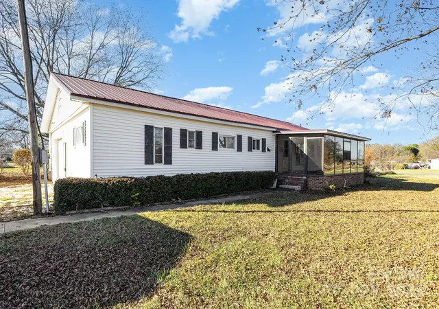 Homes for sale in York, SC | 610 Osteen Rd, York, SC 29745 | MLS# 4327267