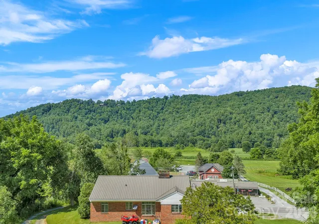 Photo 2 of Single family home for sale at 3606 Nc Hwy 194 S, Sugar Grove, NC 28679 | MLS# 4327655 | Listing updated on 2026-07-31