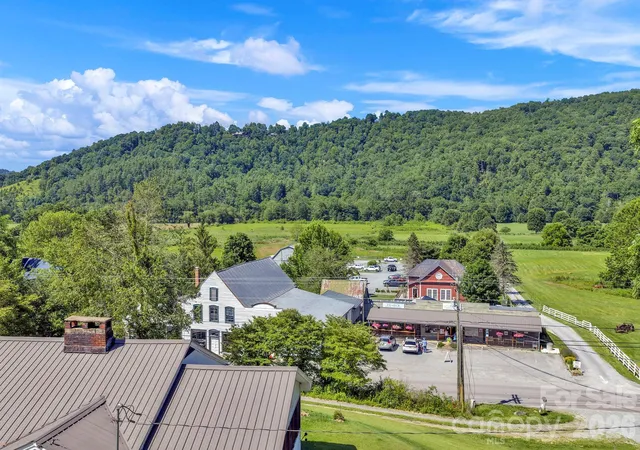 Photo 3 of Single family home for sale at 3606 Nc Hwy 194 S, Sugar Grove, NC 28679 | MLS# 4327655 | Listing updated on 2026-07-31