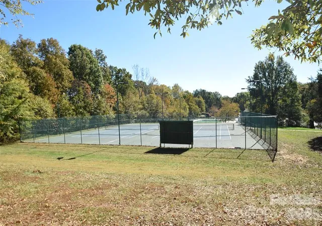 Homes for sale in Charlotte, NC | 10214 Stoneykirk Ln, Charlotte, NC 28269 | MLS# 4327796