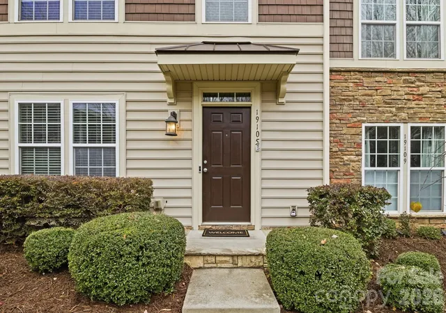 Photo 2 of Townhouse for sale at 19105 Chandlers Landing Dr, Cornelius, NC 28031 | MLS# 4327884 | Listing updated on 2026-09-13