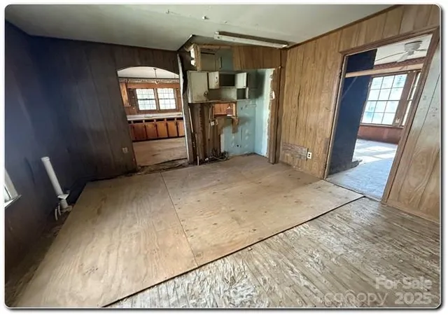 Photo 3 of Single family home for sale at 515 S Maple St, Dallas, NC 28034 | MLS# 4327913 | Listing updated on 2026-09-21