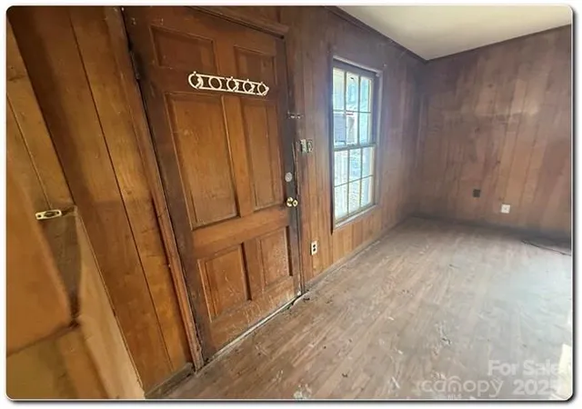 Photo 4 of Single family home for sale at 515 S Maple St, Dallas, NC 28034 | MLS# 4327913 | Listing updated on 2026-09-21
