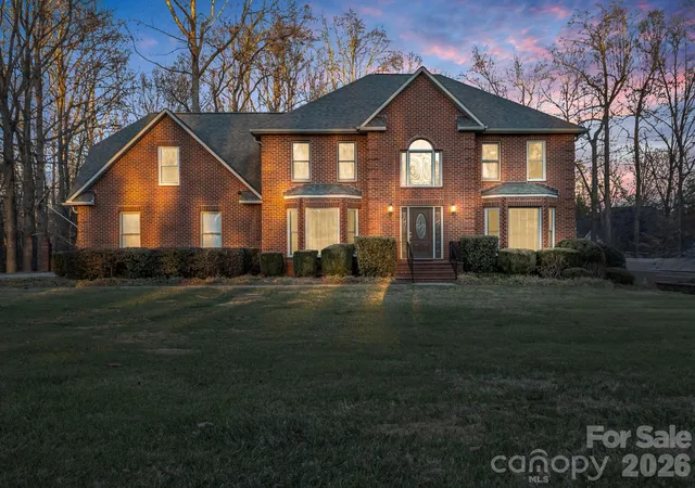 Homes for sale in Gastonia, NC | 907 Weymouth Dr, Gastonia, NC 28056 | MLS# 4328051