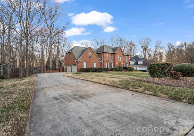 Homes for sale in Gastonia, NC | 907 Weymouth Dr, Gastonia, NC 28056 | MLS# 4328051