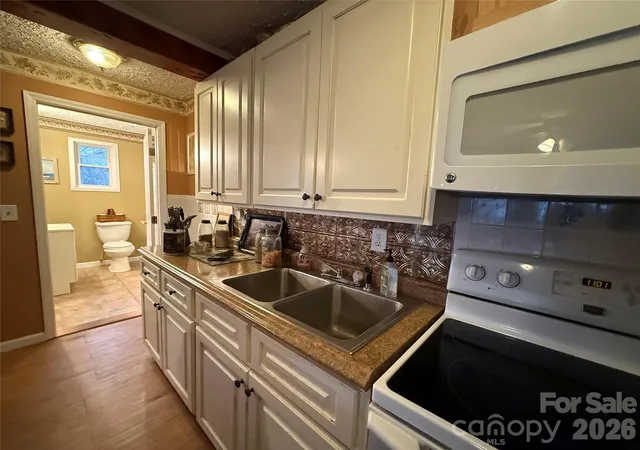 Photo 4 of Single family home for sale at 201 Mountain Vista Rd, Canton, NC 28716 | MLS# 4328176 | Listing updated on 2026-10-09