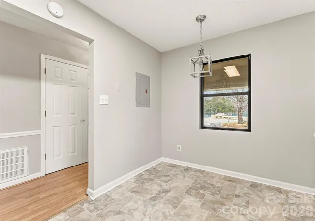 3rd image of 102 Abbey Cir, Asheville, NC 28805 | MLS# 4328206