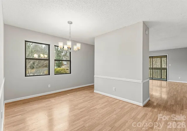 5th image of 102 Abbey Cir, Asheville, NC 28805 | MLS# 4328206