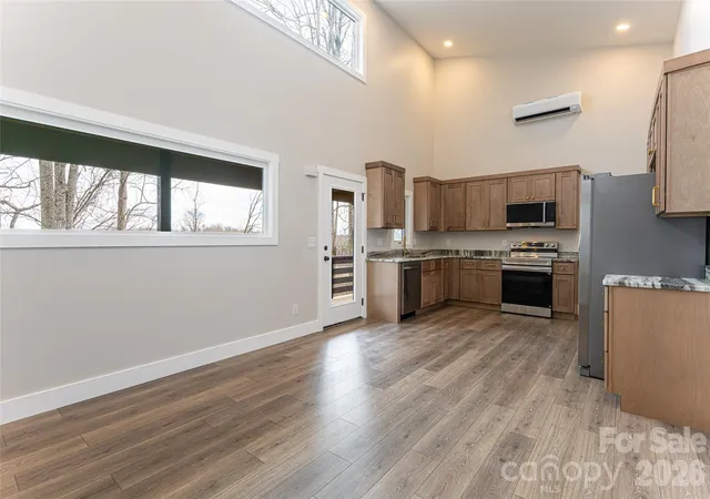 4th image of 153 Hackleburg Ln, Hendersonville, NC 28792 | MLS# 4328212