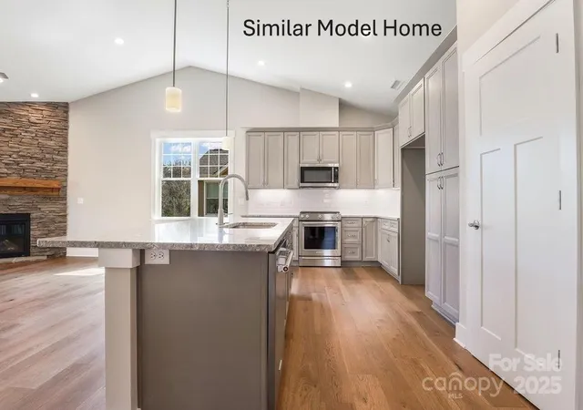 Photo 4 of Single family home for sale at 93 Creekside View Dr, Asheville, NC 28804 | MLS# 4328429 | Listing updated on 2026-08-30